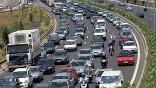 Καραμπόλα στην Ε.Ο. Θεσσαλονίκης - Μουδανίων, με δυσκολία η κυκλοφορία