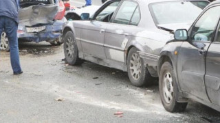 Καραμπόλα τριών αυτοκινήτων στον δρόμο προς Νικήτη