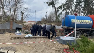 Πόλεμος στην Ουκρανία: Εντοπίστηκαν σοροί σε αποχέτευση βενζινάδικου