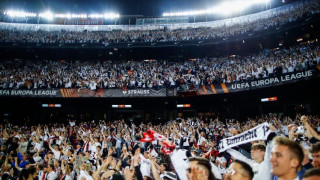 Οπαδός της Μπαρτσελόνα πούλησε 2.000 εισιτήρια σε οπαδούς της Άιντραχτ και τον... κυνηγούν!