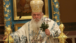 Ιερώνυμος: Εντολή έρευνας για την επίθεση ιερέα σε τρανς γυναίκα