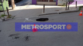 Καλαμαριά: Τρύπα στη μέση του δρόμου στην οδό Κωφίδου (pics)