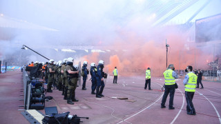 Αναίτια επίθεση με γκλομπ από τα ΜΑΤ σε ανθρώπους του ΠΑΟΚ