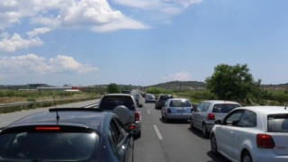 ΠΡΙΝ ΛΙΓΟ: Καραμπόλα στον δρόμο Θεσσαλονίκης- Μουδανίων, πριν από τα Νέα Πλάγια 
