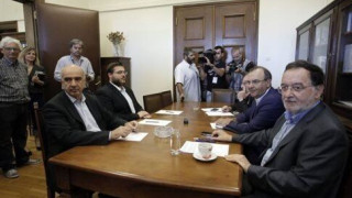 Σε εξέλιξη η συνάντηση Λαφαζάνη-Μεϊμαράκη