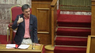 Τσακαλώτος: Οι καταθέτες να επιστρέψουν τα χρήματα στις τράπεζες