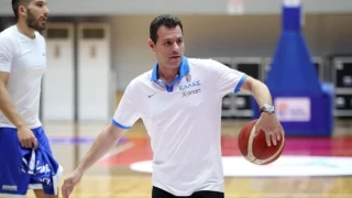 H νέα «επίσημη αγαπημένη» είναι εδώ!  Με σφραγίδα Ιτούδη!