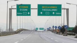 Θεσσαλονίκη: Φωτιά σε χόρτα στην δυτική είσοδο της πόλης