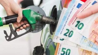 Η κυβέρνηση προαναγγέλλει νέα μέτρα για την ακρίβεια-Τι είπαν Μαρινάκης και Θεοδωρικάκος