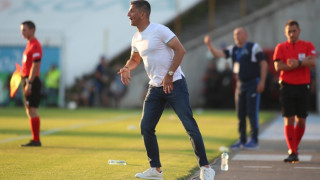 Δεν σηκώνει εύκολα τα χέρια ψηλά….