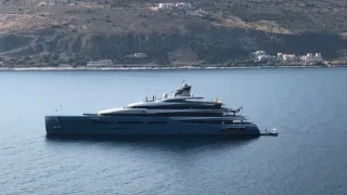 Στο Λιμένι της Μάνης η εντυπωσιακή θαλαμηγός του ιδιοκτήτη της Τότεναμ