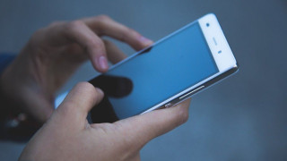 Έρχονται smartphones που η μπαταρία τους θα κρατάει ένα μήνα!