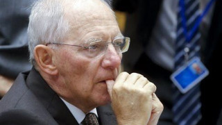 Σόιμπλε: «Να επιτρέπεται η χρεοκοπία κρατών εντός ευρωζώνης»