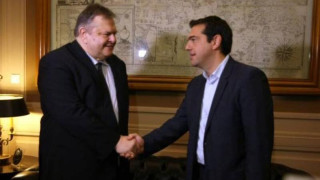 Βενιζέλος για Τσίπρα: Γλείφει εκεί που έφτυνε