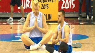 Η αλλιώτικη... yoga (!) προετοιμασία της Ισλανδίας (pic)
