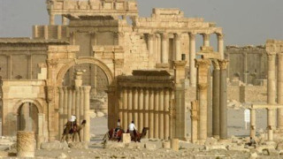 Συνεχίζουν την καταστροφή της Παλμύρας οι τζιχαντιστές