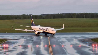 Ryanair: Κλείνει τη βάση της στην Αθήνα για τον χειμώνα