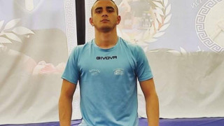 "Ασημένιος" στο Παγκόσμιο πρωτάθλημα πάλης ο Ηλίας Καρναβάς