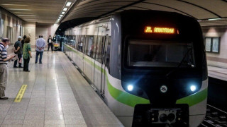Τα 4 σενάρια που εξετάζει η κυβέρνηση για φθηνότερες μετακινήσεις στα ΜΜΜ