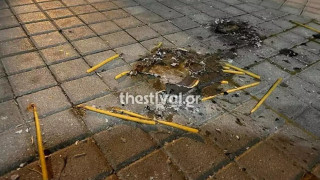 Θεσσαλονίκη: Νεαροί ιερόσυλοι έκαψαν εικόνα της Παναγιάς με κεριά