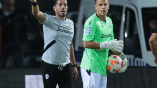 Πριν τον Σβαμπ, άλλοι οκτώ παίκτες ﻿είχαν φορέσει εξ ανάγκης γάντια