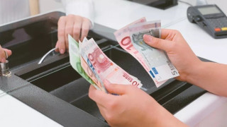 Μεγάλη «ανάσα» για τους δανειολήπτες: Αλλαγές για τα χρέη σε τράπεζες και δημόσιο
