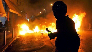 Μολότοφ σε αστυνομικό τμήμα στα Εξάρχεια