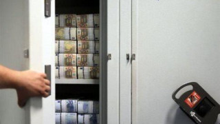 Aύξηση των καταθέσεων κατά 300 εκατ. ευρώ τον Αύγουστο