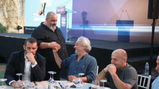 «Παραγγελιά» Καραπαπά – Κομπότη το δίδυμο Μανούχου – Παπαπέτρου