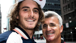 Τι είπε ο πατέρας του Τσιτσιπά στον Στέφανο μόλις νίκησε τον Τόμπσον