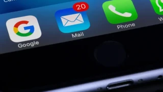 ΝΕΑ ΑΠΑΤΗ: Στέλνουν email δήθεν από κούριερ για παραλαβή δέματος