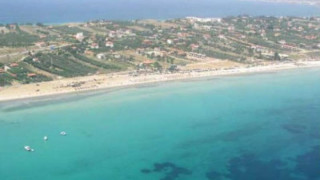 Στο «σφυρί» παραθαλάσσια έκταση στον Άγιο Μάμα Χαλκιδικής