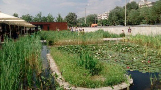 Θεσσαλονίκη: Ένα μεγάλο... τασάκι ο «κήπος του νερού» (ΦΩΤΟ)