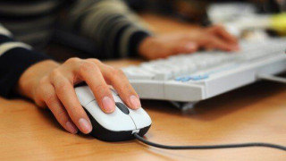 Η αλόγιστη χρήση του internet ανεβάζει την... πίεση!
