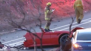 Σοκαριστικό τροχαίο: Ferrari κόπηκε στα δύο- Ο οδηγός της εκτινάχθηκε μέτρα μακριά