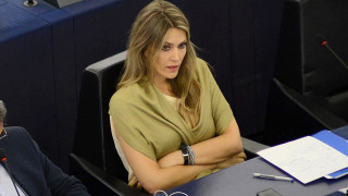 Δεσμεύεται το οικόπεδο της Εύας Καϊλή στην Πάρο -Σοβαρές υπόνοιες για ξέπλυμα χρήματος