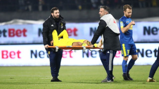 Αρης: Με πατερίτσες έφυγε από το γήπεδο ο Πάλμα (pic)