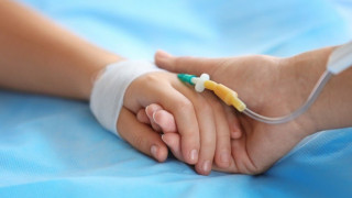 Κοζάνη: Μεγαλώνει η αγωνία για τα τρία αδελφάκια που νοσηλεύονται με αναπνευστικά προβλήματα