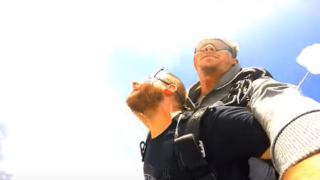 Πετά στα σύννεφα ... ο Τόνυ Χριστοδούλου! (video)