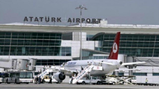 ΣΟΚ: Γυναίκα έχασε την πτήση της και κρεμάστηκε στο αεροδρόμιο 