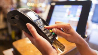 Με πλαστικό χρήμα υποχρεωτικά από το 2016