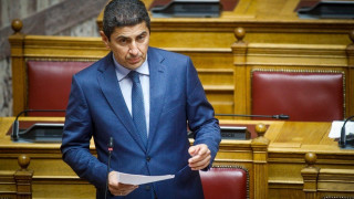 Ο Αυγενάκης βλάπτει σοβαρά την κυβέρνηση