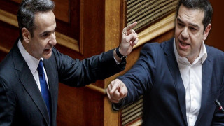 Εκλογές - Στα άκρα η κόντρα Μητσοτάκη- Τσίπρα: «Επικίνδυνος κατήφορος και τραμπισμός αλά γκρέκα»