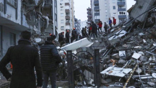 Ανατριχιαστικό βίντεο από τον σεισμό στην Τουρκία: Τα 70 δευτερόλεπτα του τρόμου, το έδαφος αναπηδούσε