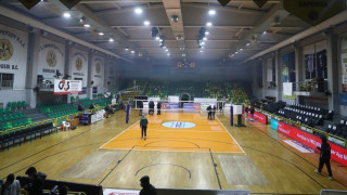 Βίντεο: Η «εγκληματική» ρίψη δακρυγόνου στο κλειστό του Αγίου Θωμά