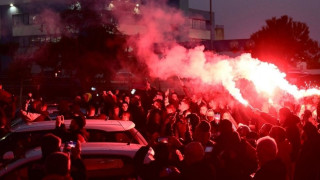 Θερμή υποδοχή από τους οπαδούς του Ολυμπιακού στον Ρέντη για την ομάδα βόλεϊ