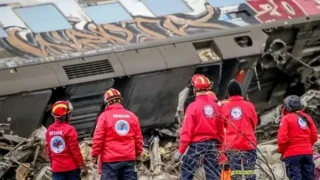 Σύγκρουση τρένων στα Τέμπη: Ταυτοποιήθηκαν νεκρές οι δίδυμες αδερφές