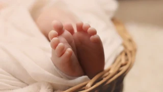 Τραγωδία στη Θεσσαλονίκη: Νεκρό βρέφος που έπεσε από την αγκαλιά του 24χρονου πατέρα του
