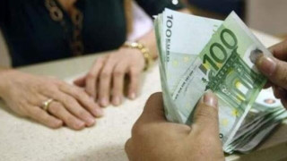 Πότε θα καταβληθούν τα οικογενειακά επιδόματα & τα χρήματα για την κάρτα σίτισης