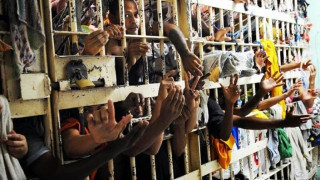 Σκληρό ΒΙΝΤΕΟ: Απίστευτα βασανιστήρια σε κρατούμενους 
